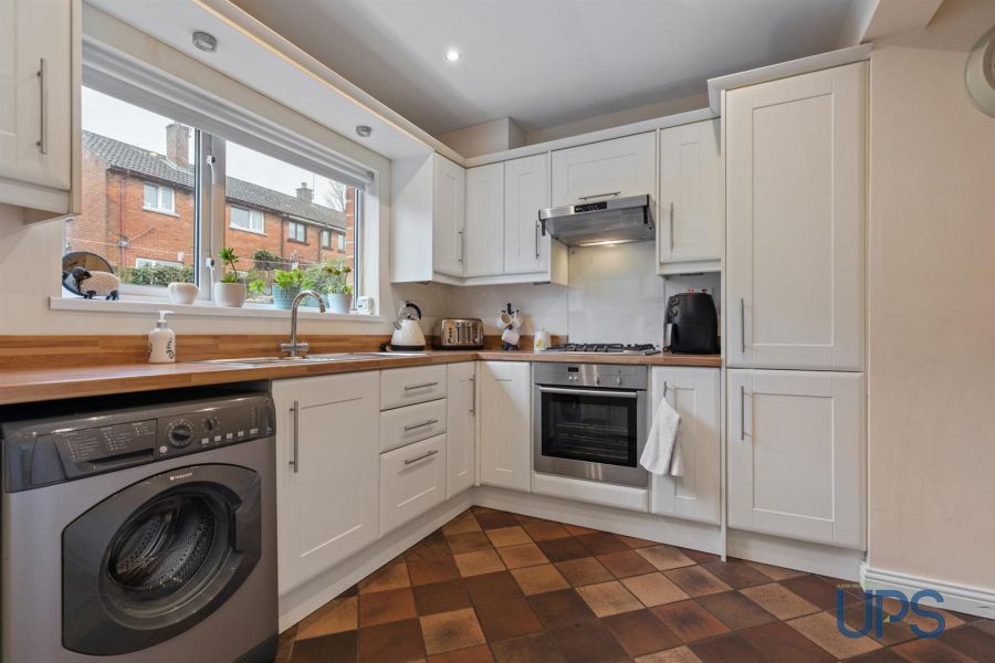 38 Andersonstown Park West