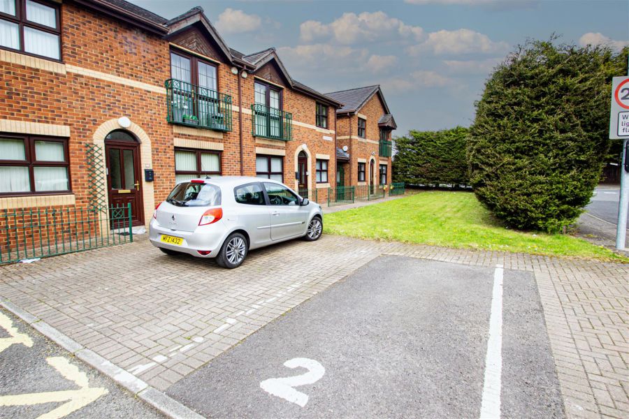 Apt 2 Castlewood Manor