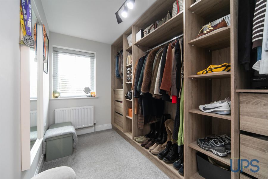 37 Sir Richard Wallace Gardens