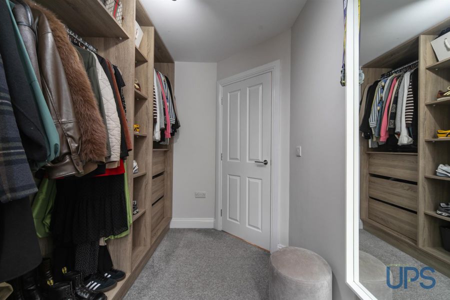 37 Sir Richard Wallace Gardens