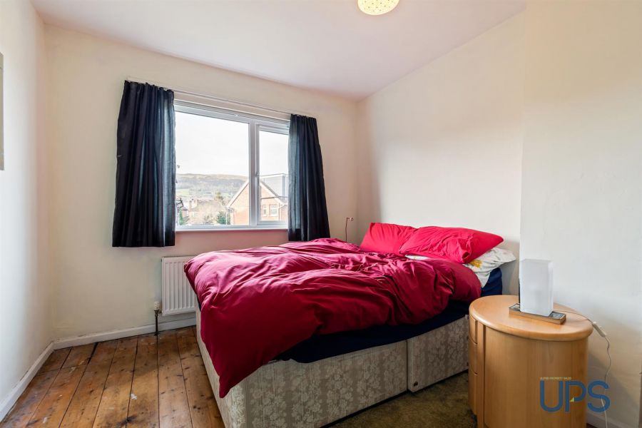 71 Riverdale Park North