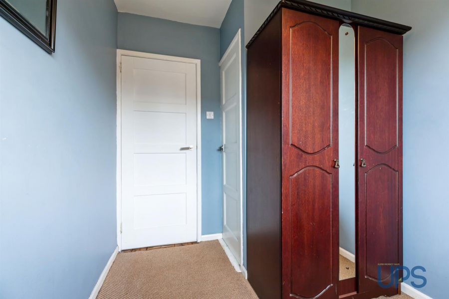 71 Riverdale Park North