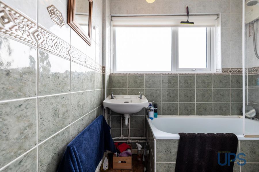 71 Riverdale Park North