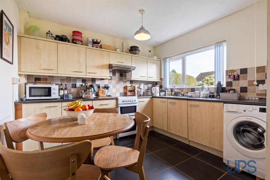 71 Riverdale Park North