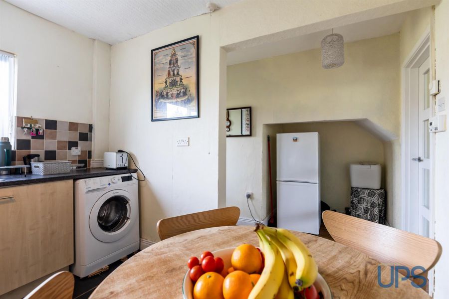 71 Riverdale Park North