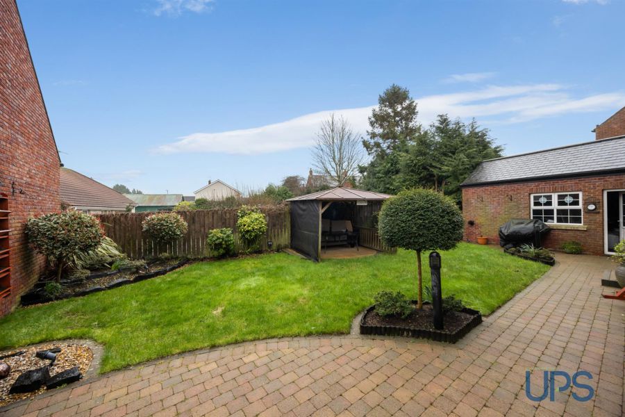 2 Portmore Hall Ballydonaghy Road