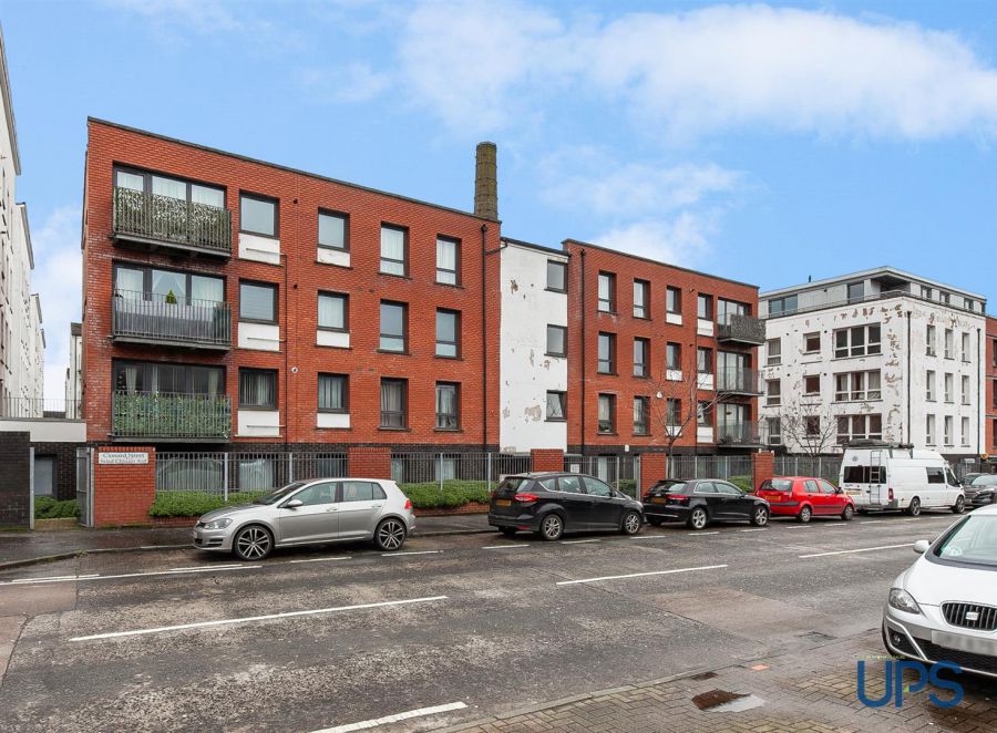 Apt 8, The Hazeltown Building 11 Clonard Street