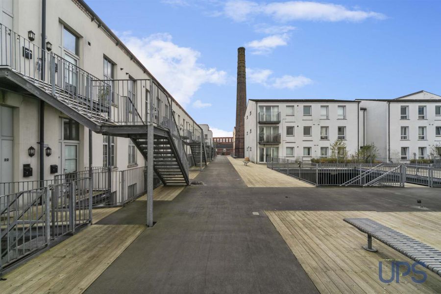 Apt 8, The Hazeltown Building 11 Clonard Street