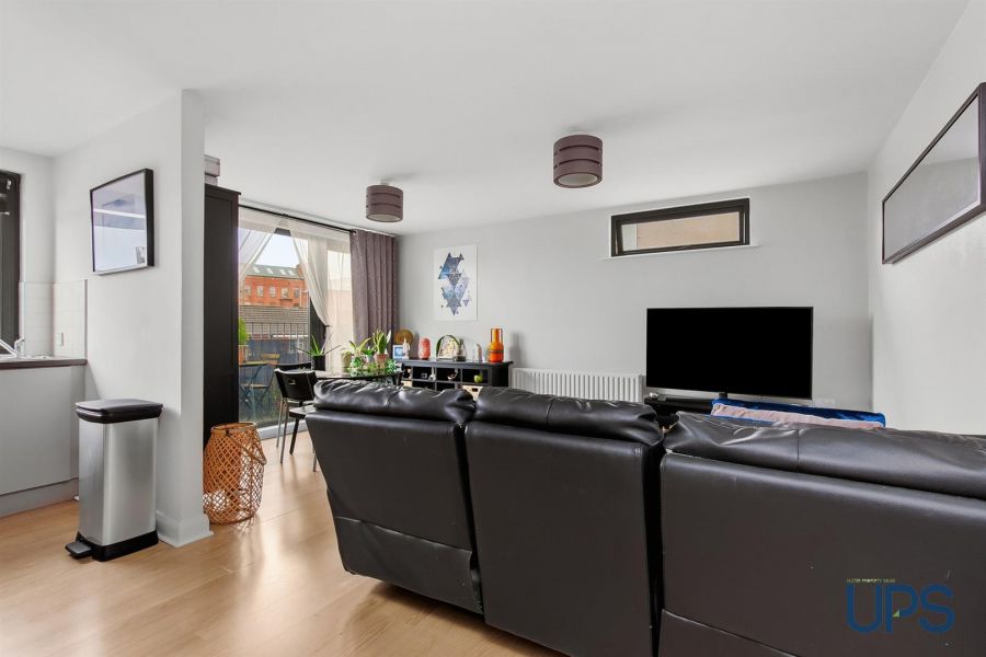 Apt 8, The Hazeltown Building 11 Clonard Street