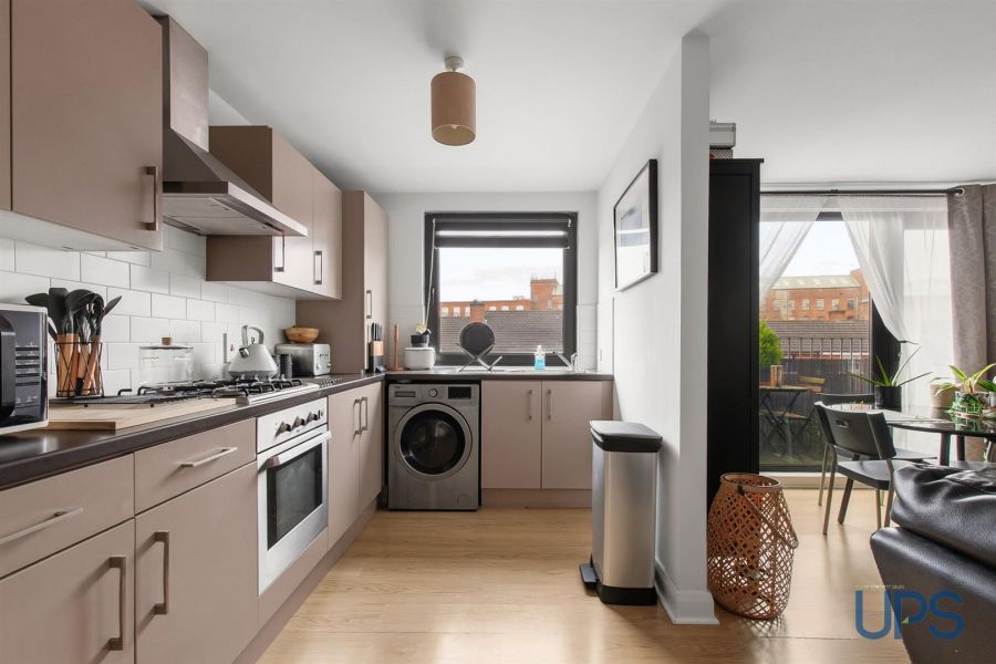 Apt 8, The Hazeltown Building 11 Clonard Street