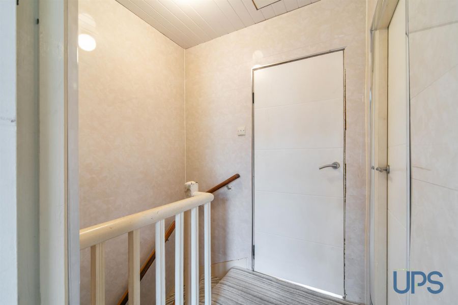 38 St. James's Crescent