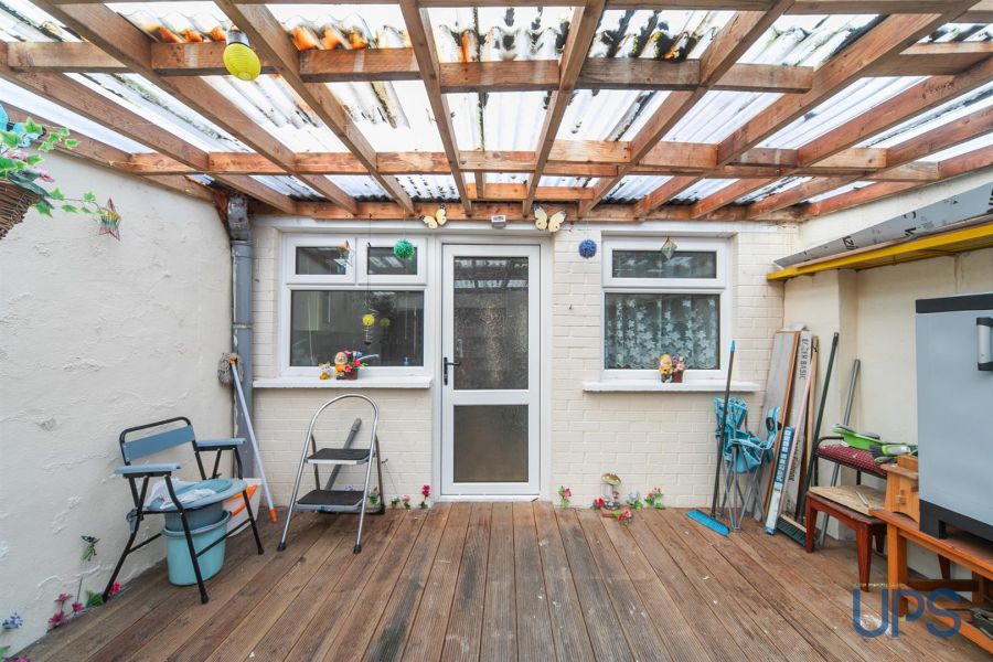 38 St. James's Crescent