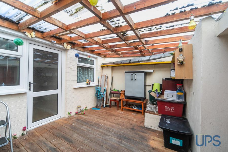 38 St. James's Crescent