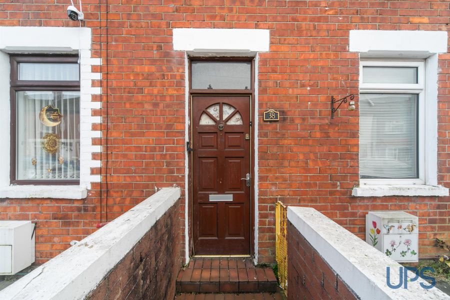 38 St. James's Crescent