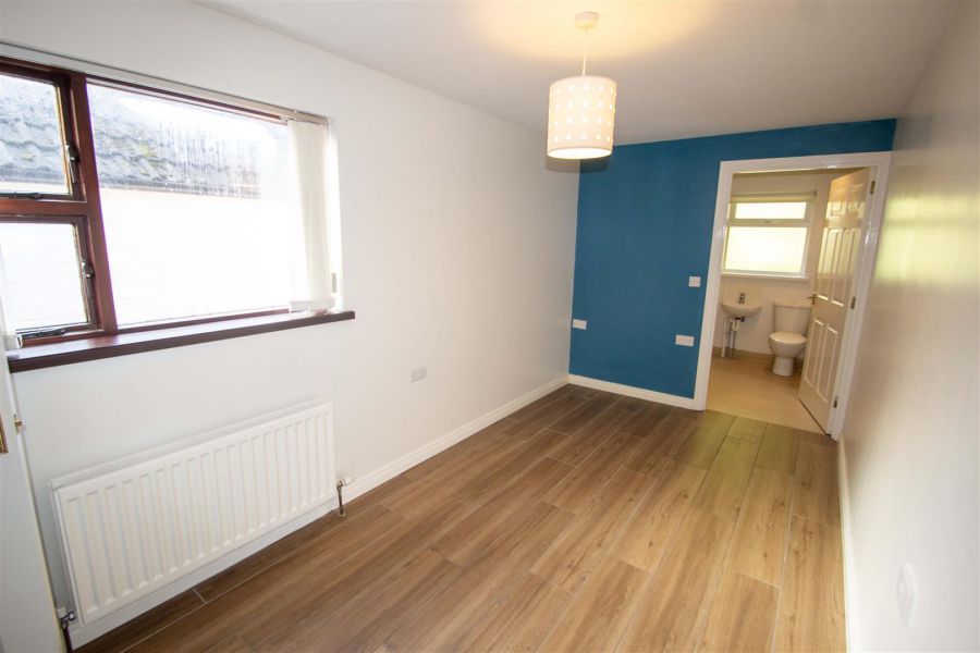 5 Riverdale Park West