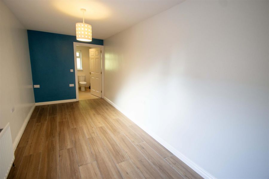 5 Riverdale Park West