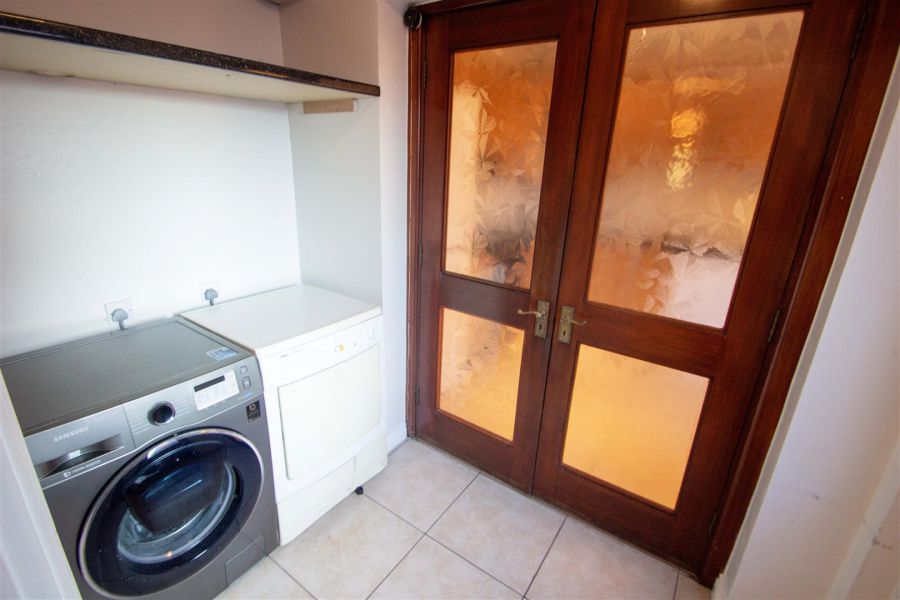 5 Riverdale Park West