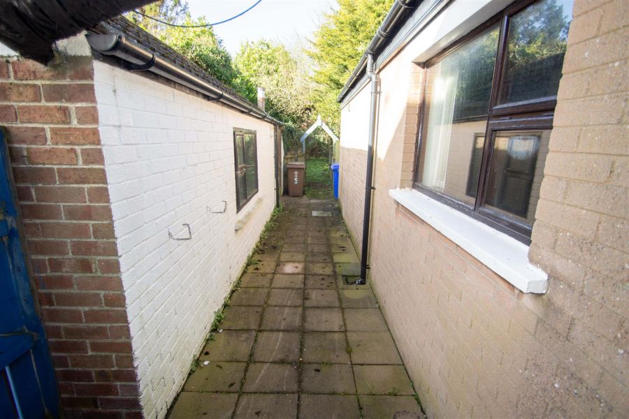 5 Riverdale Park West