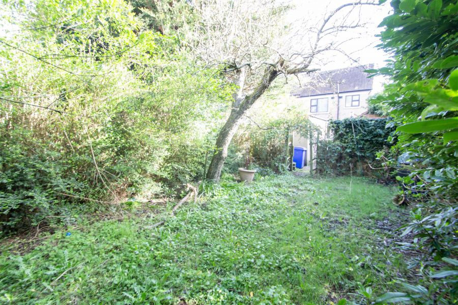 5 Riverdale Park West