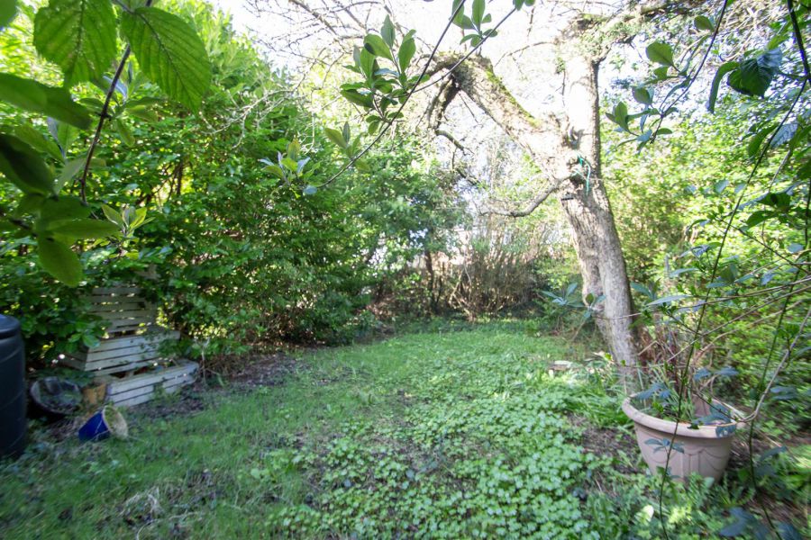 5 Riverdale Park West