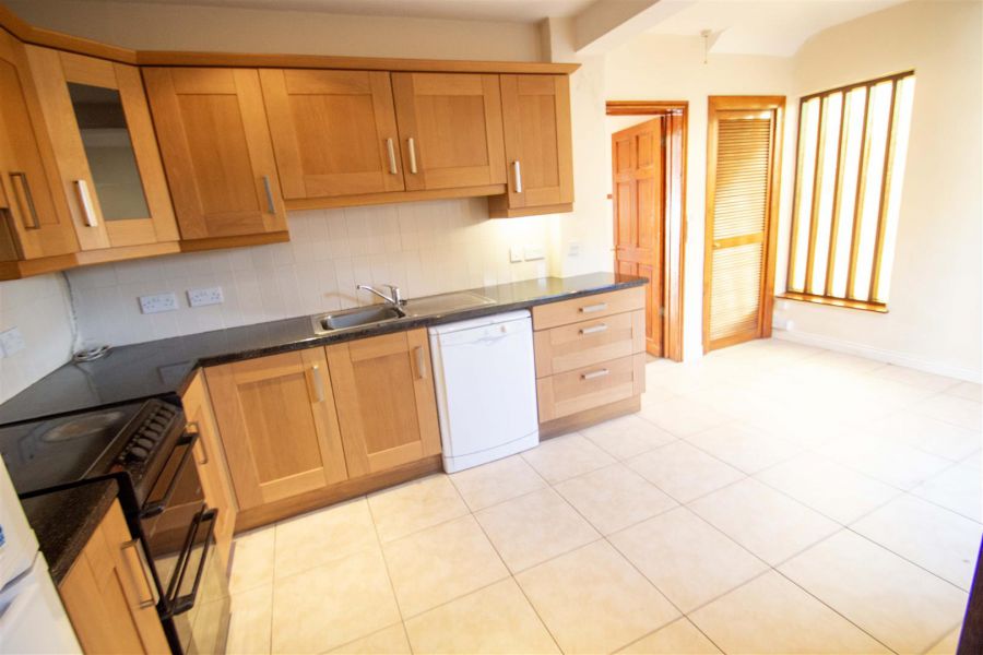 5 Riverdale Park West