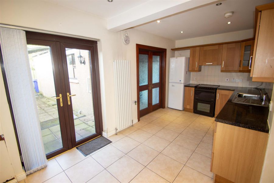 5 Riverdale Park West