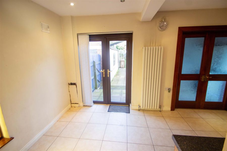 5 Riverdale Park West