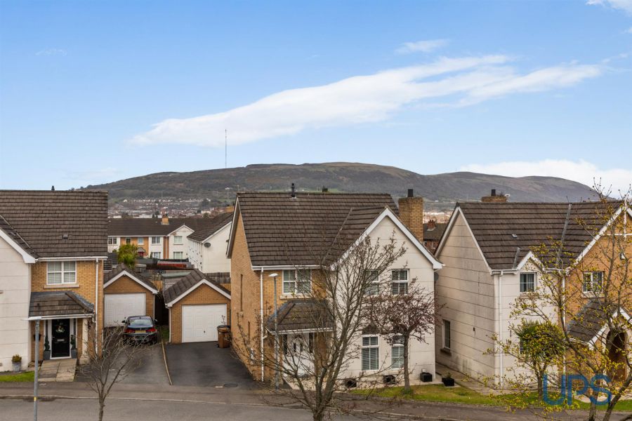 Apartment 5, 1C Mayfield Square