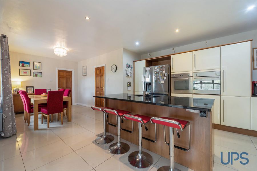 Detached Family Home With Annex 47A Chapel Road