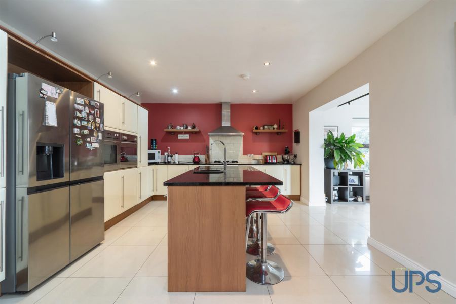 Detached Family Home With Annex 47A Chapel Road