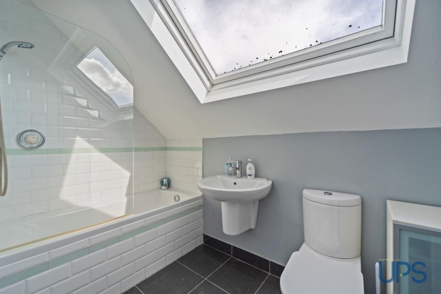 Detached Family Home With Annex 47A Chapel Road