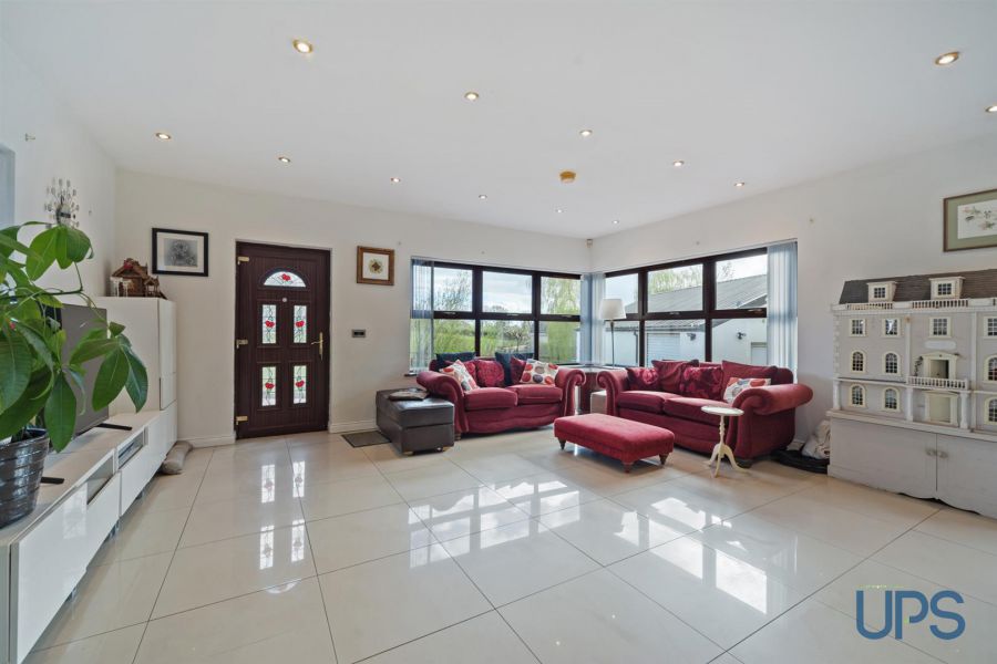 Detached Family Home With Annex 47A Chapel Road