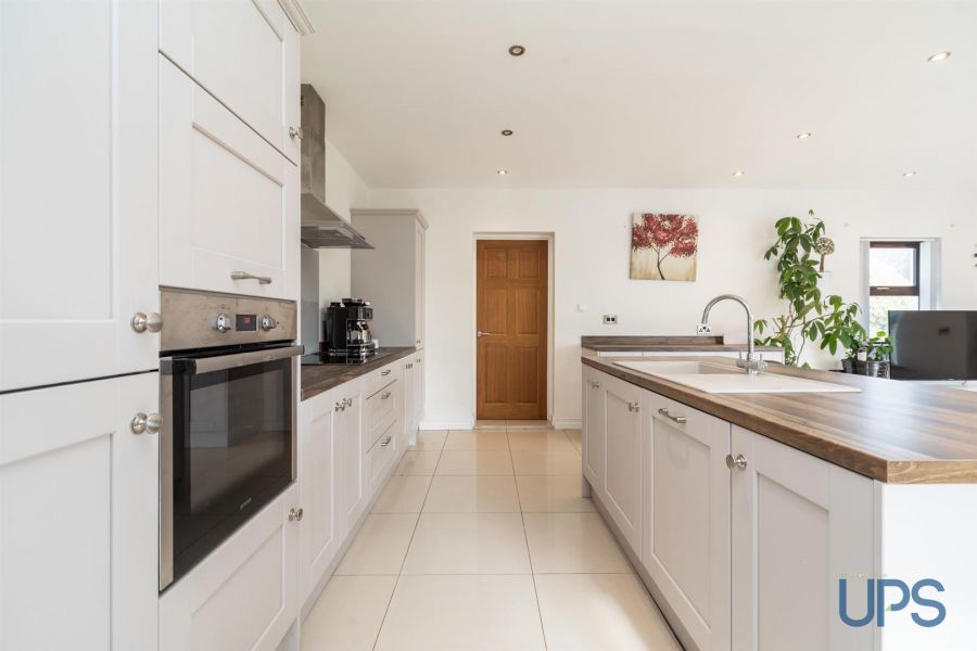 Detached Family Home With Annex 47A Chapel Road