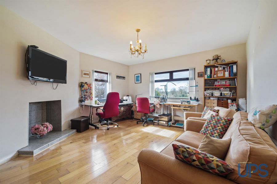 Detached Family Home With Annex 47A Chapel Road