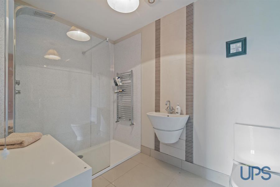 Detached Family Home With Annex 47A Chapel Road