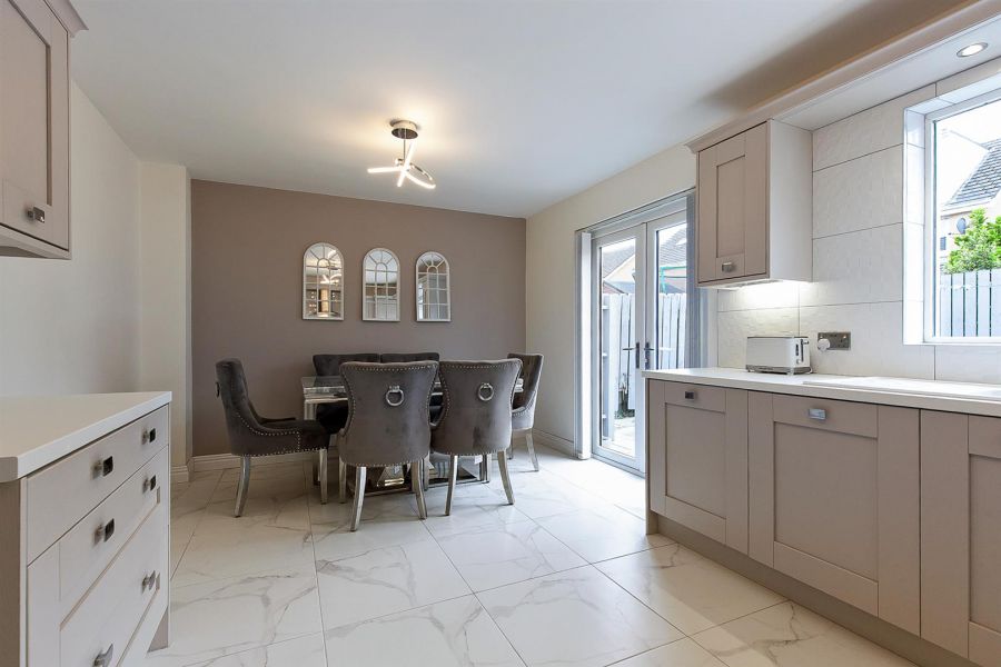38 Mayfield Square