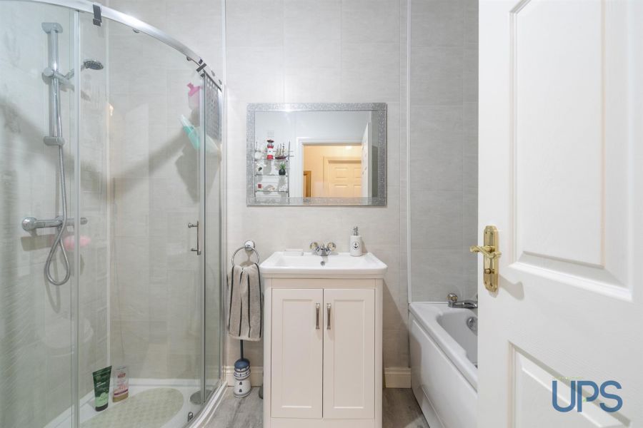 Apt 10, Pinetree Court 157 Glen Road