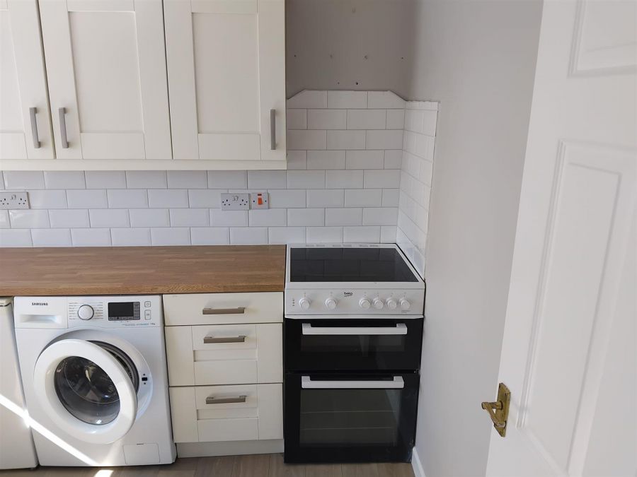 Apt 12 Trench Park