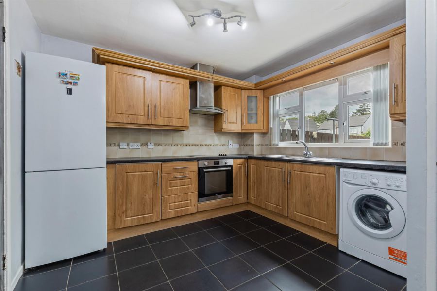 25 Aitnamona Crescent