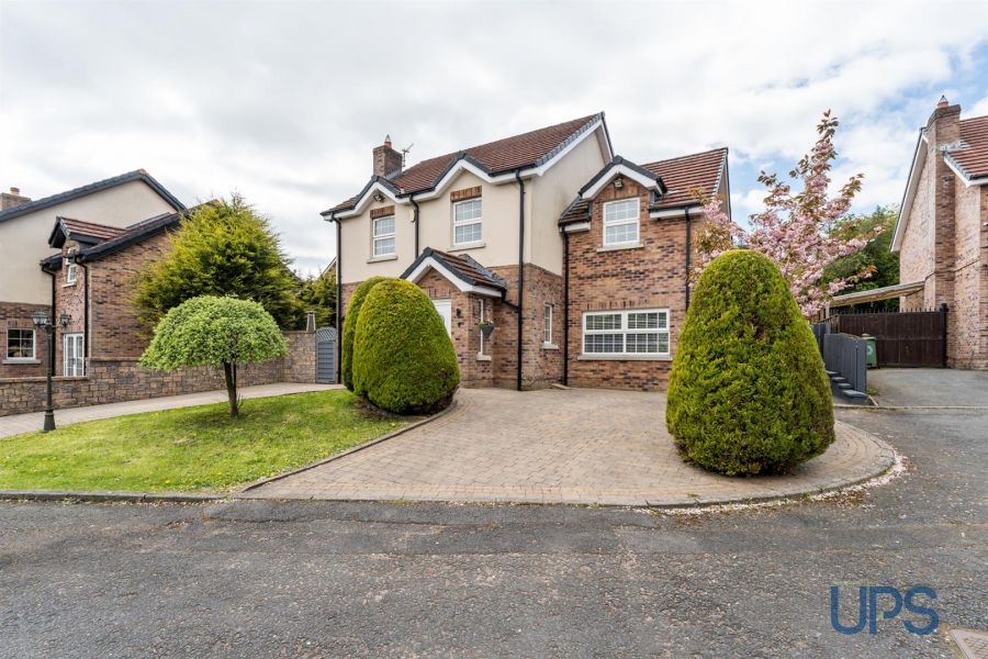 4 Mount Eagles Grove