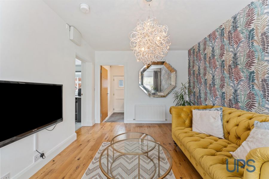 4 Mount Eagles Grove