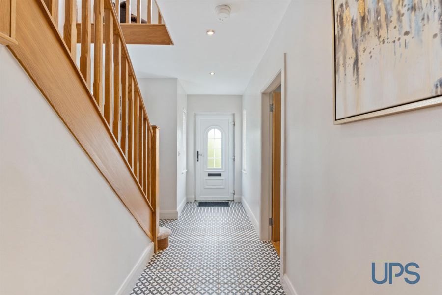 4 Mount Eagles Grove