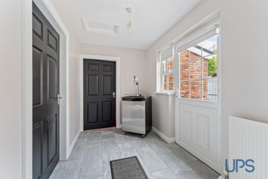 4 Mount Eagles Grove