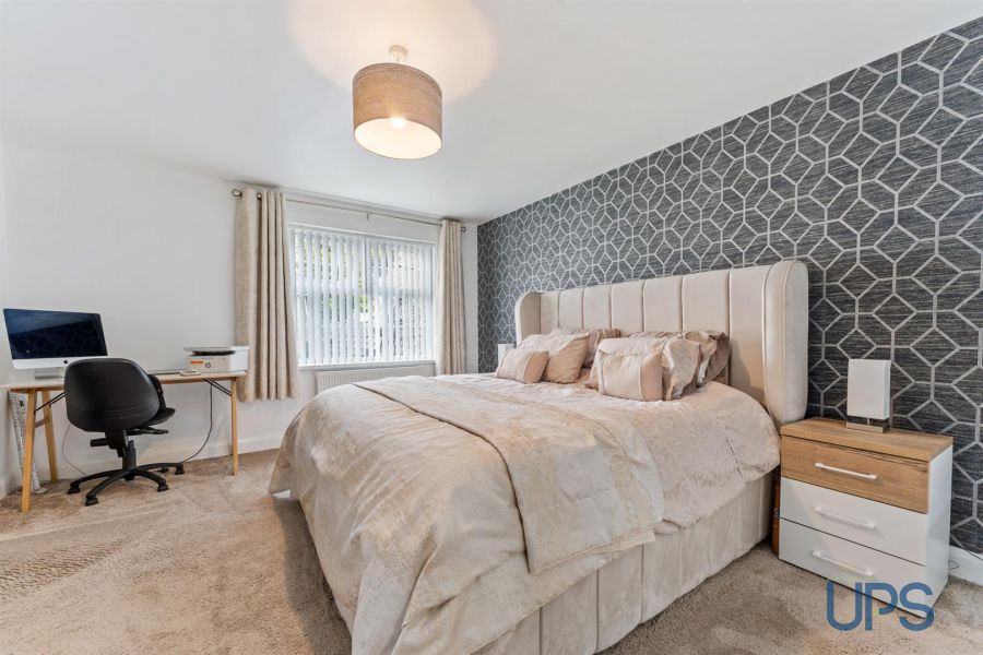 4 Mount Eagles Grove