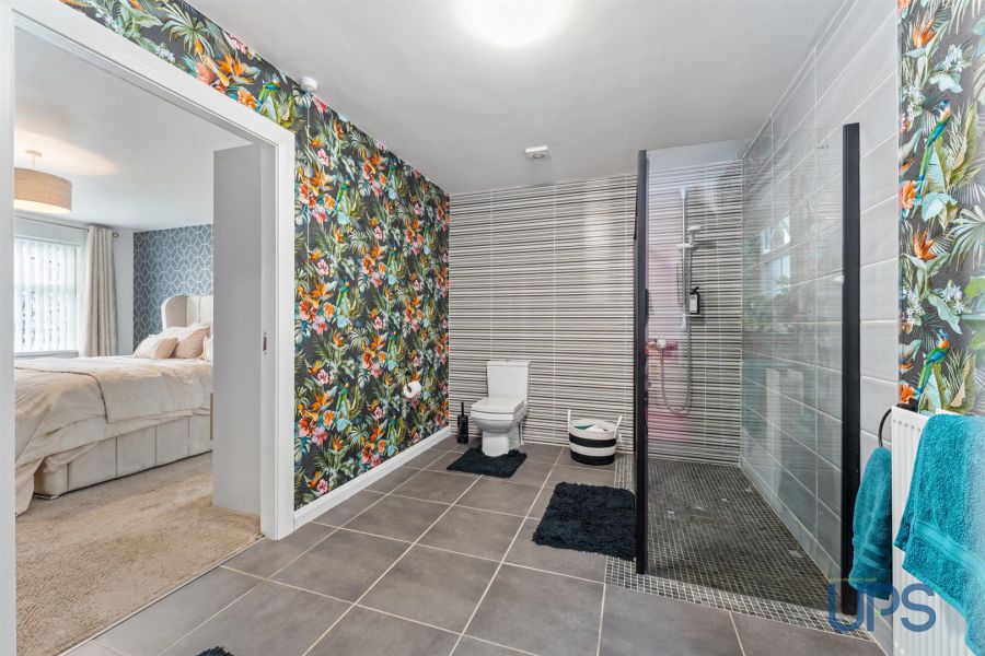 4 Mount Eagles Grove