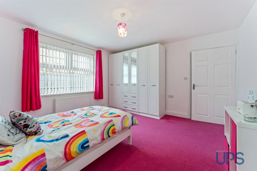 4 Mount Eagles Grove