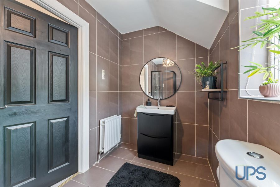 4 Mount Eagles Grove