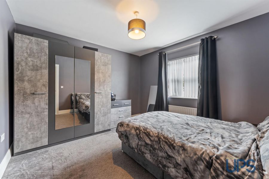 4 Mount Eagles Grove