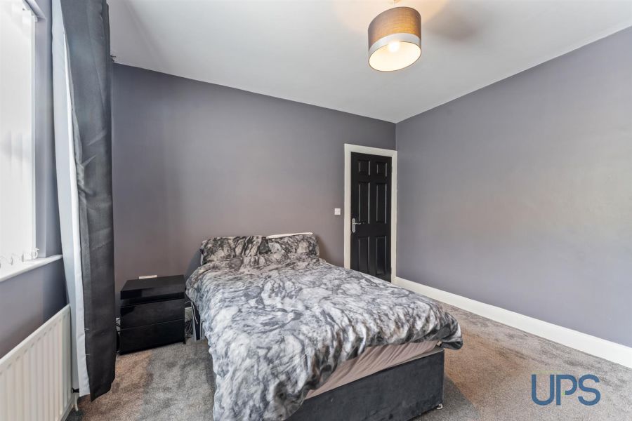 4 Mount Eagles Grove