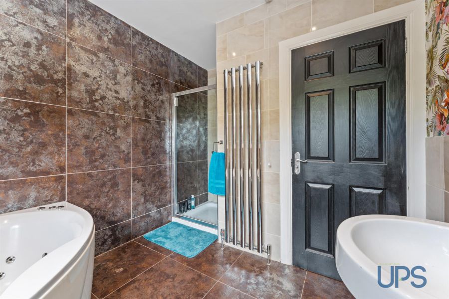 4 Mount Eagles Grove